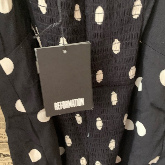 Sam dress polka dot black white reformation 4 - Picture 10 of 11